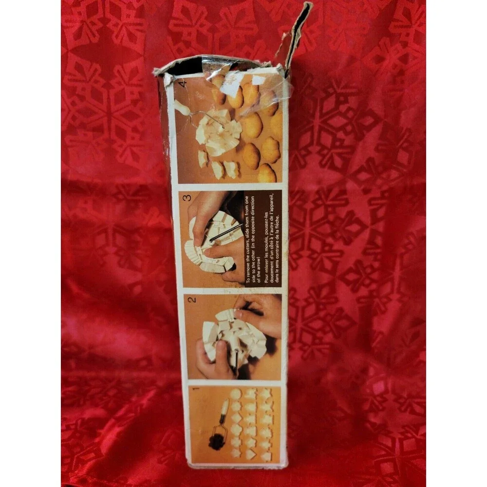 Vintage Rolling Cookie Cutter with 18 Interchangeable Cutters Shapes Christmas
